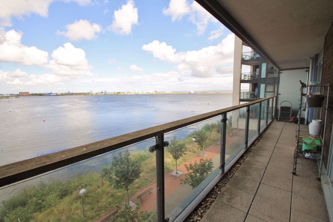 2 bed flat to rent in Eddystone House, Prospect Place, Cardiff Bay CF11