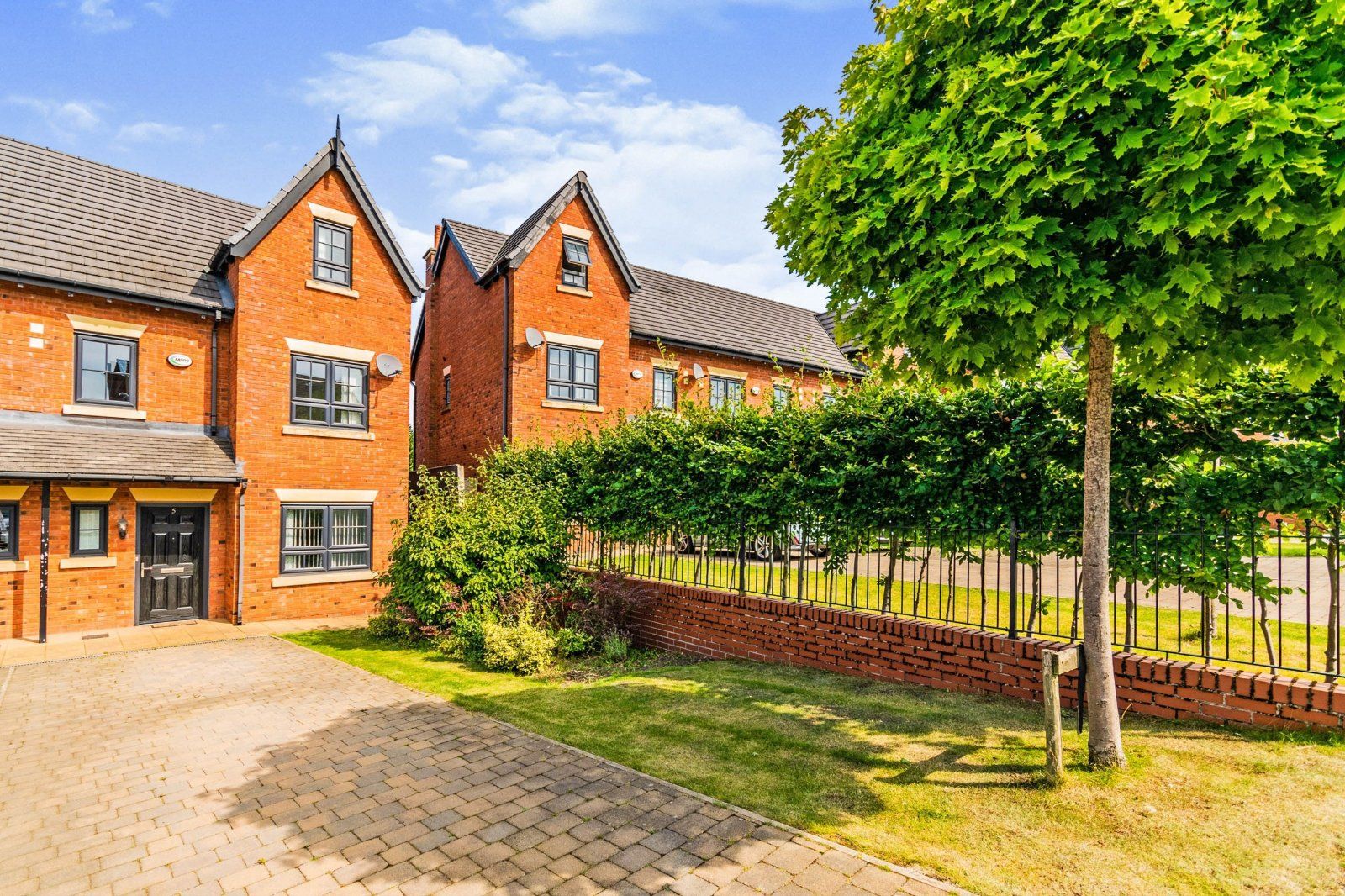 End terrace house to rent in The Fairways, Dukinfield, Greater