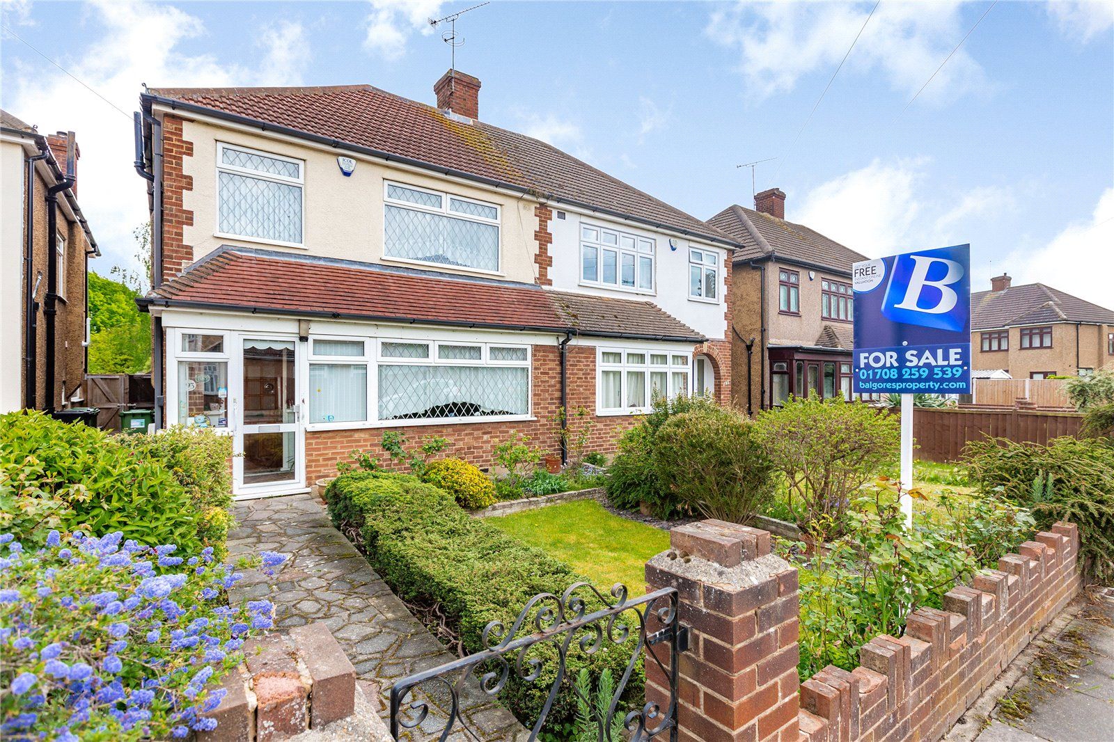 4 bed semidetached house for sale in Howard Road, Upminster RM14 Zoopla