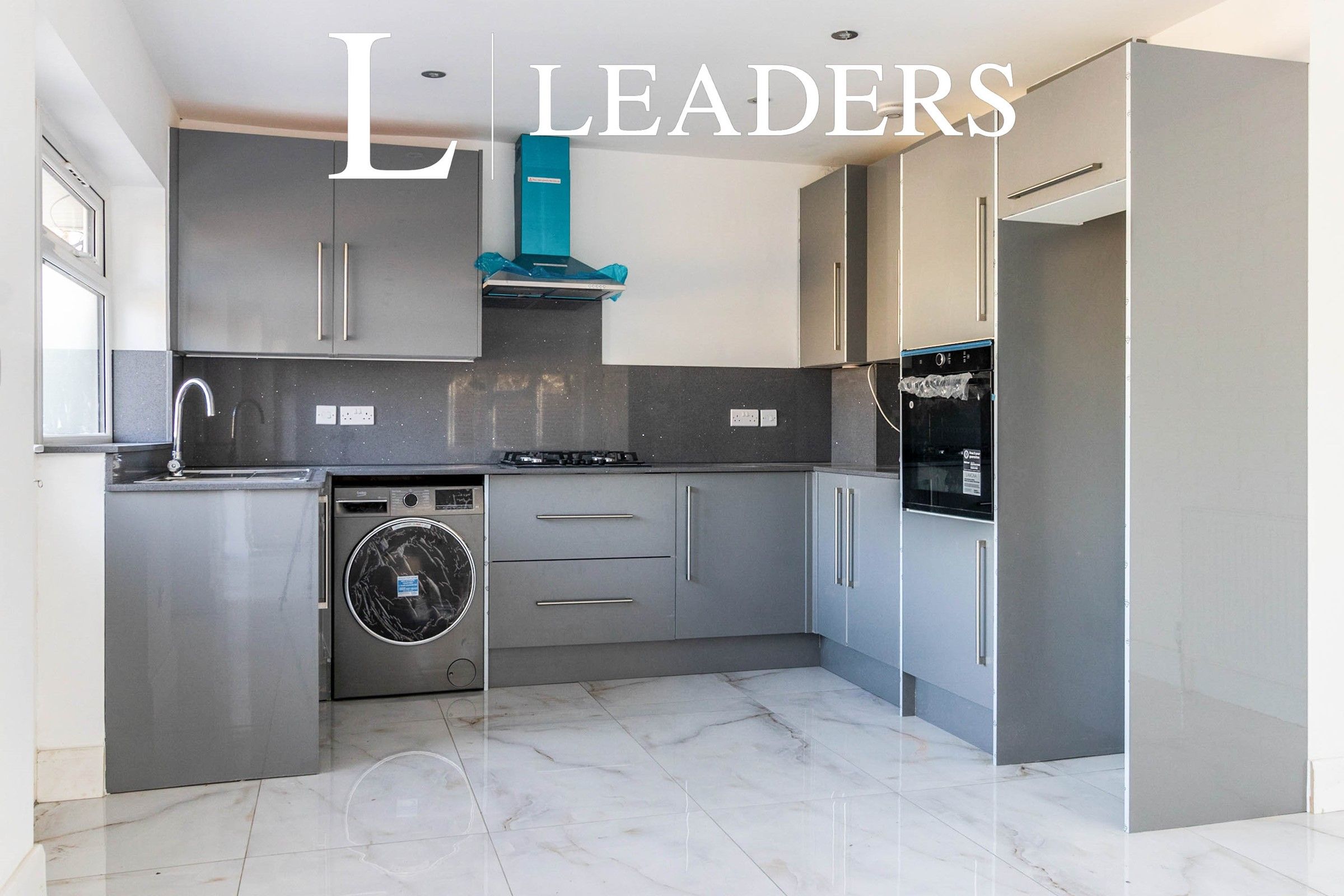 3 bed bungalow to rent in Clements Road, Walton KT12 Zoopla