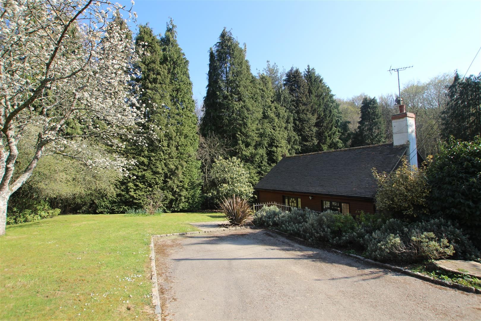 1 bed detached house to rent in Cross Colwood Lane, Bolney, West Sussex