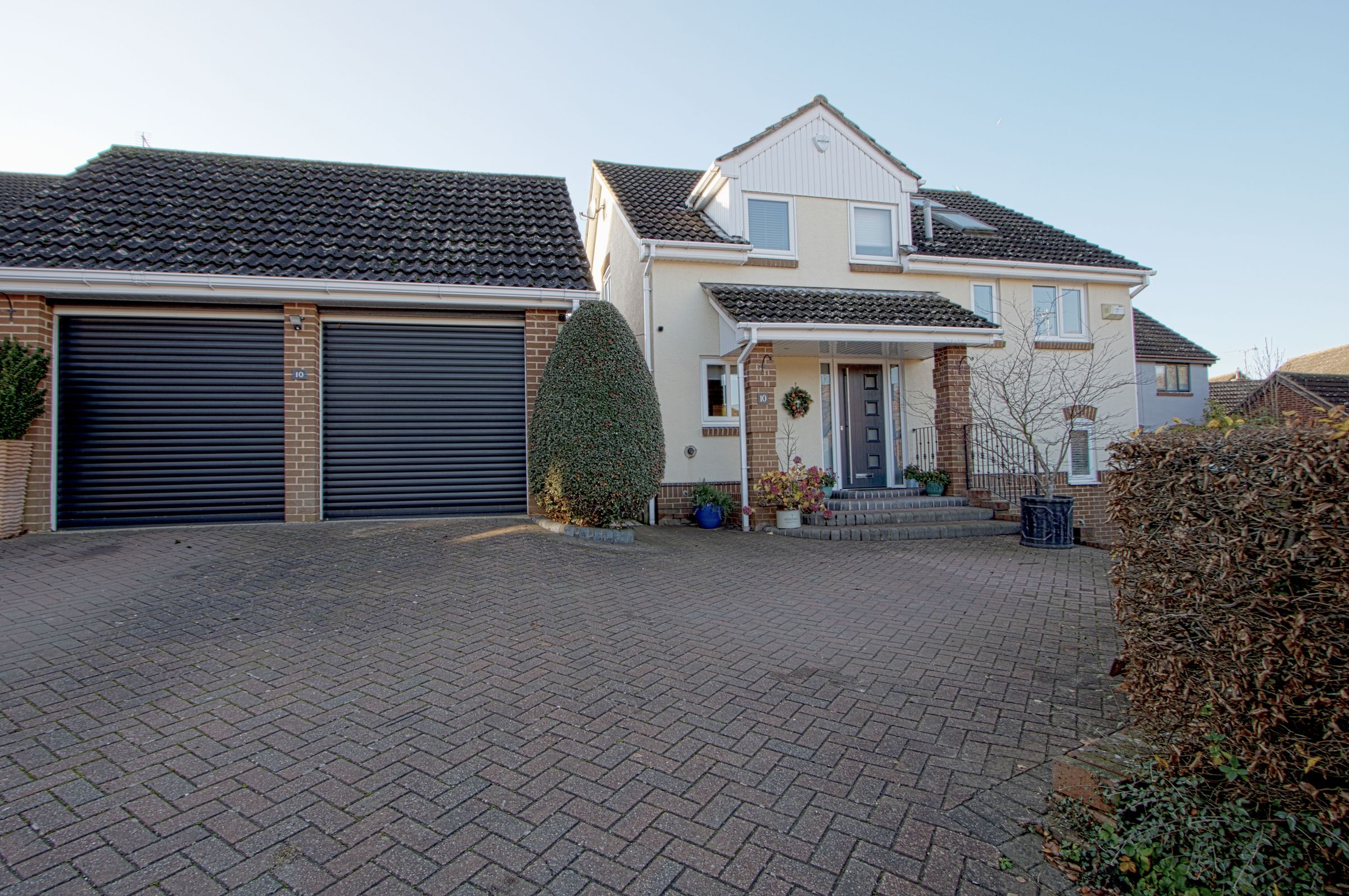 5 bed detached house for sale in Farriers Drive, Billericay CM12 Zoopla