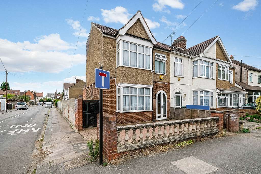 4 bed end terrace house for sale in Sinclair Road, London E4 Zoopla