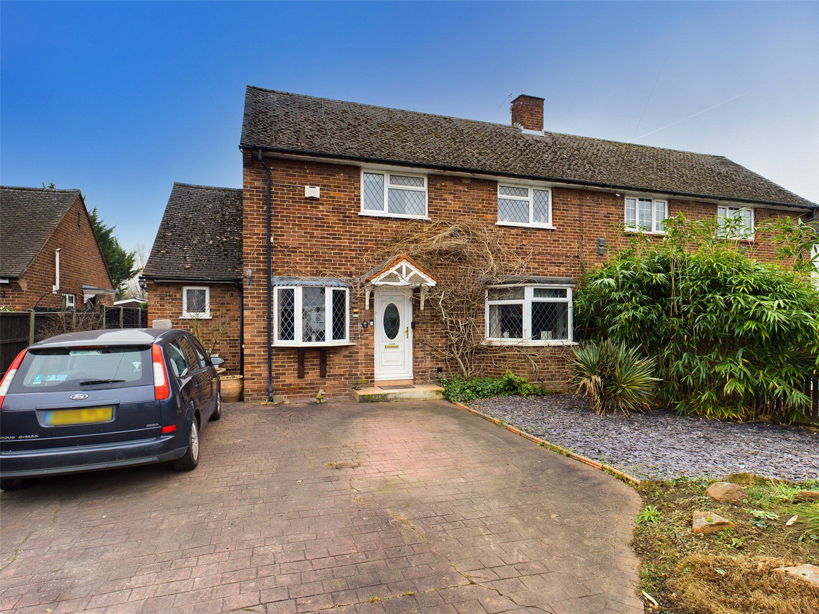 4 bed semidetached house for sale in Douglas Lane, Wraysbury, Staines