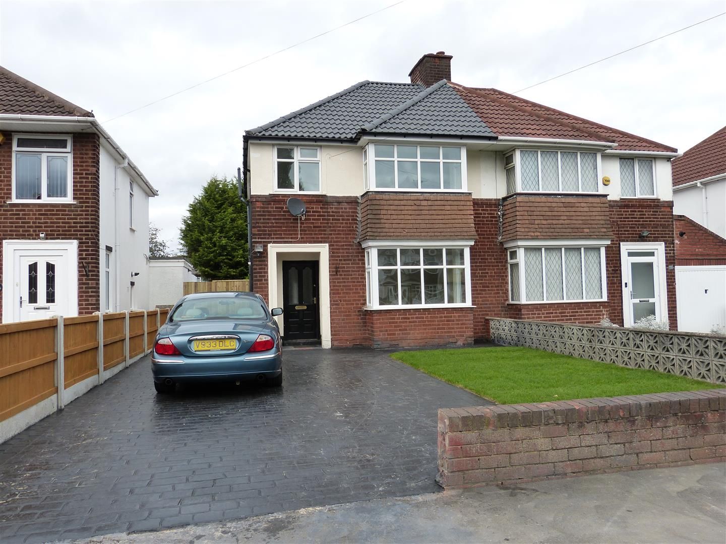 3 bed semidetached house to rent in Boundary Avenue, Rowley Regis B65