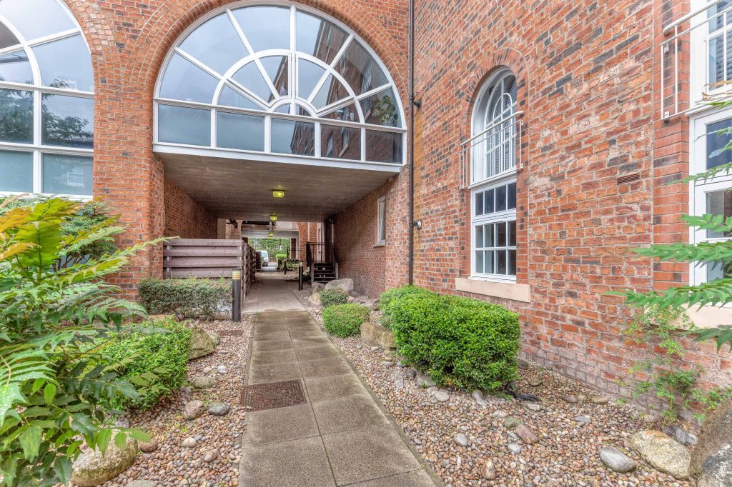 1/1 43 Cook Street, Tradeston, Glasgow G58Jn G5  