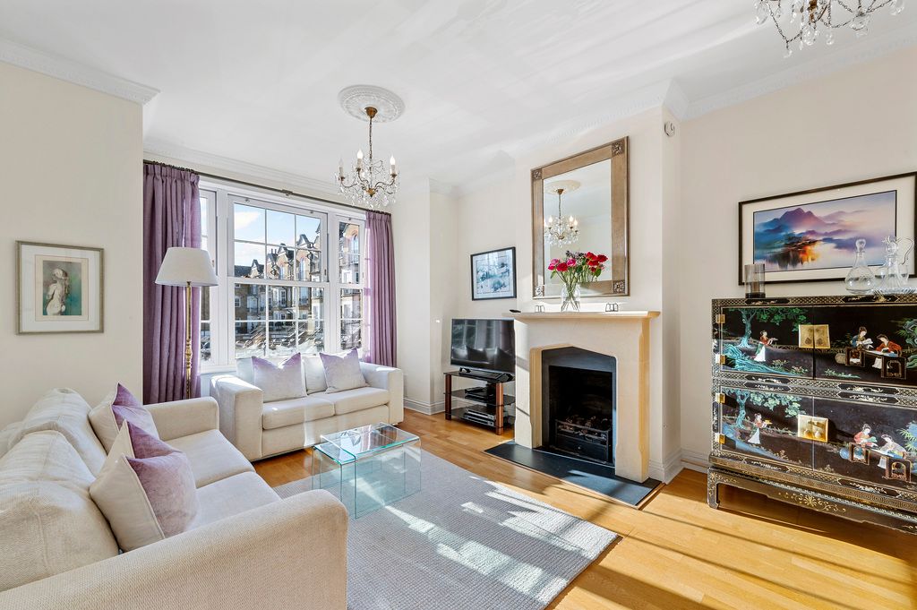 5 bed property to rent in Southlands Drive, London SW19 Zoopla