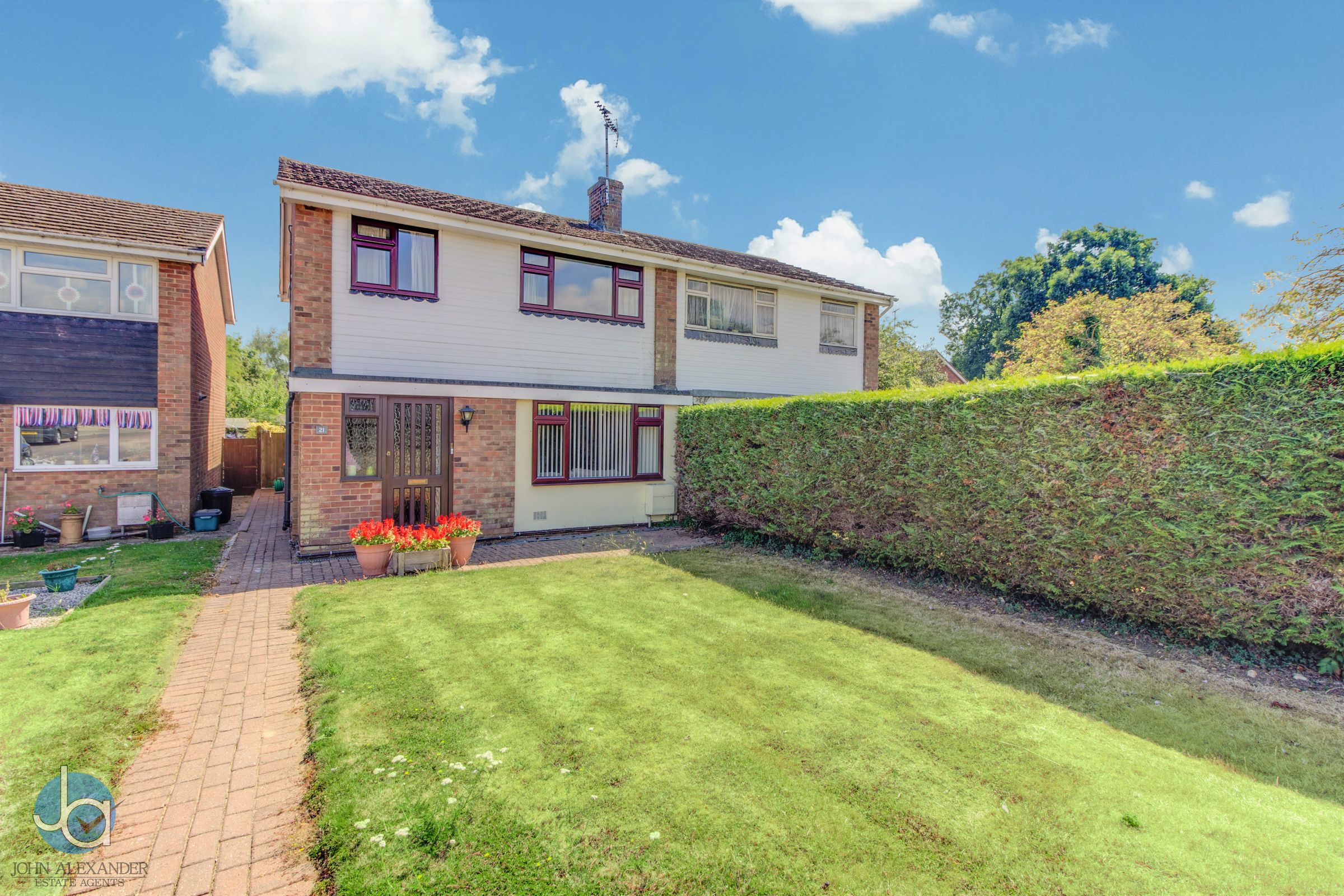 3 bed semidetached house for sale in Millwrights, Tiptree, Colchester