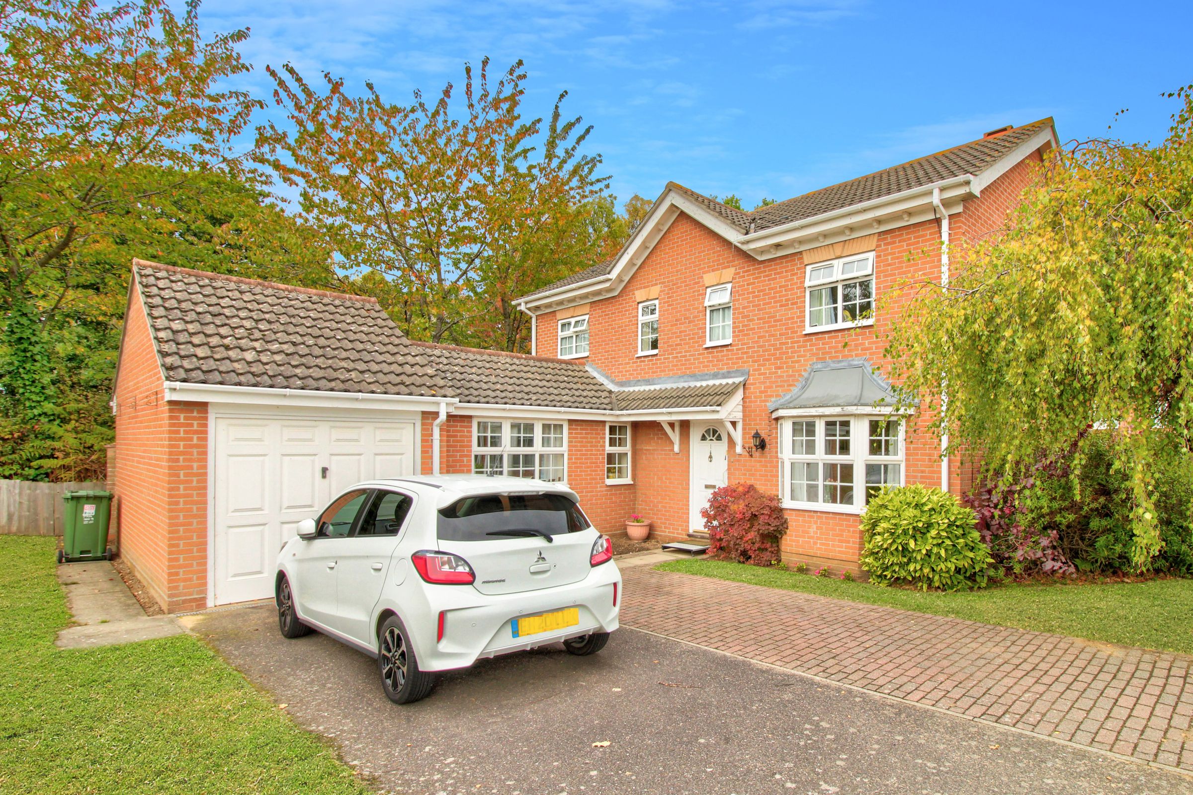4 bed detached house for sale in Acacia Close, Purdis Farm, Ipswich IP3