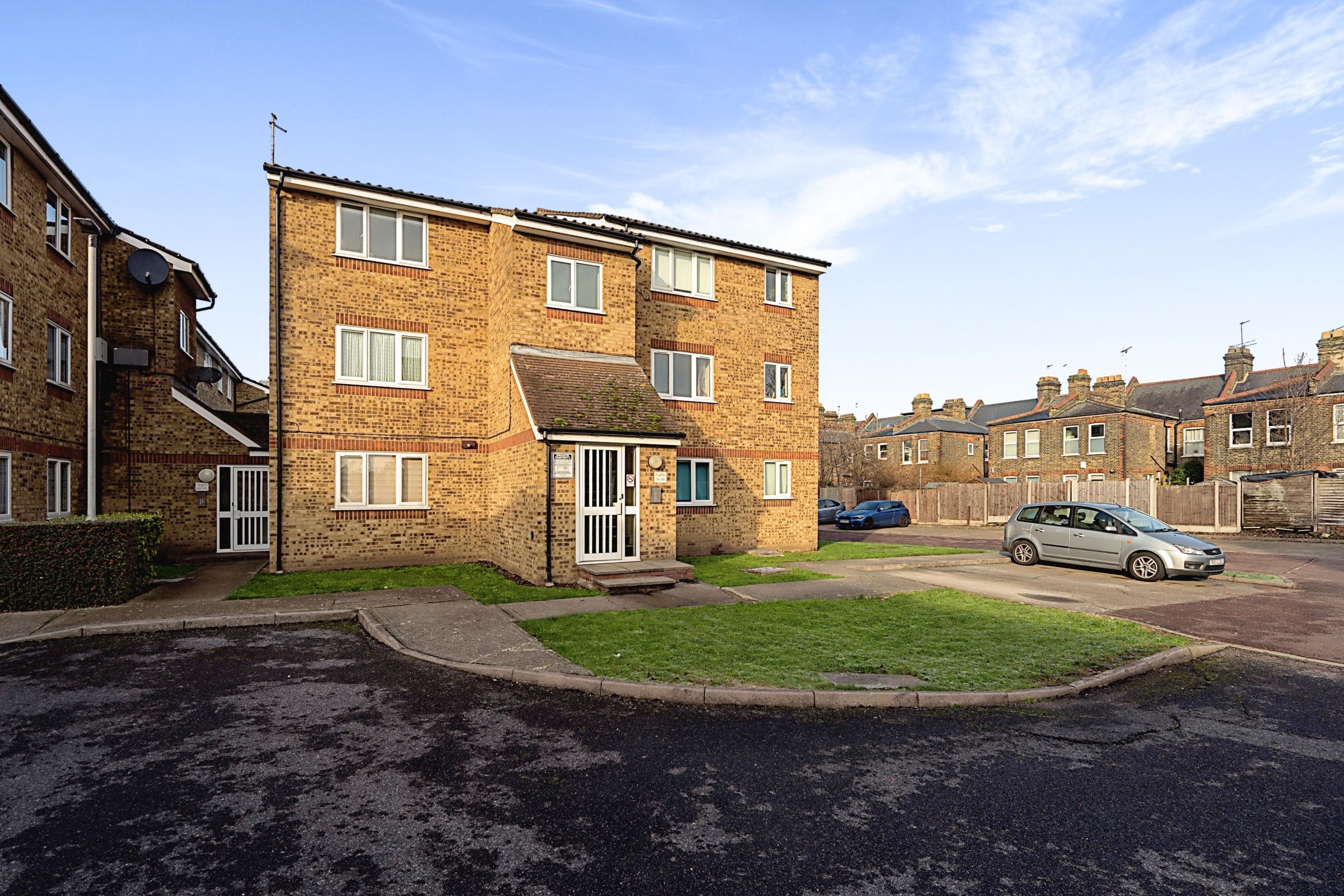 Studio to rent in Liden Close, Walthamstow, London E17 Zoopla