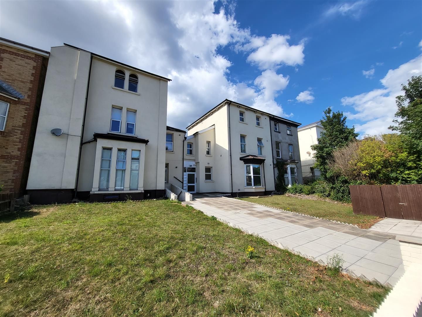 Studio to rent in Newport Road, Roath, Cardiff CF24 Zoopla