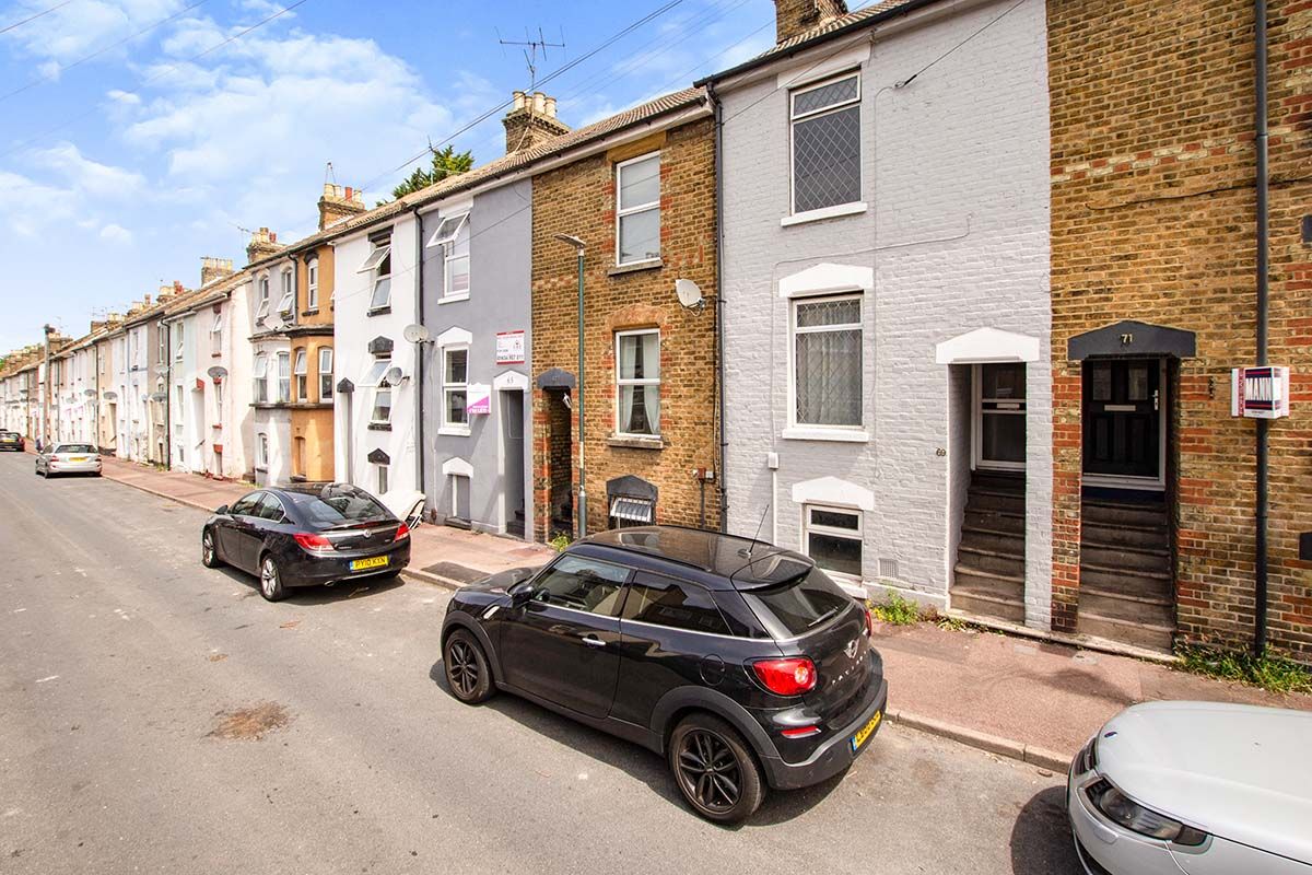 2 bed terraced house for sale in Thorold Road, Chatham, Kent ME5 Zoopla