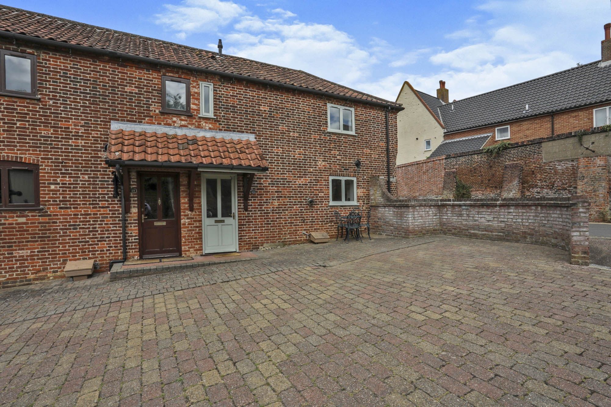 1 bed end terrace house for sale in Chandlers Hill, Wymondham, Norfolk