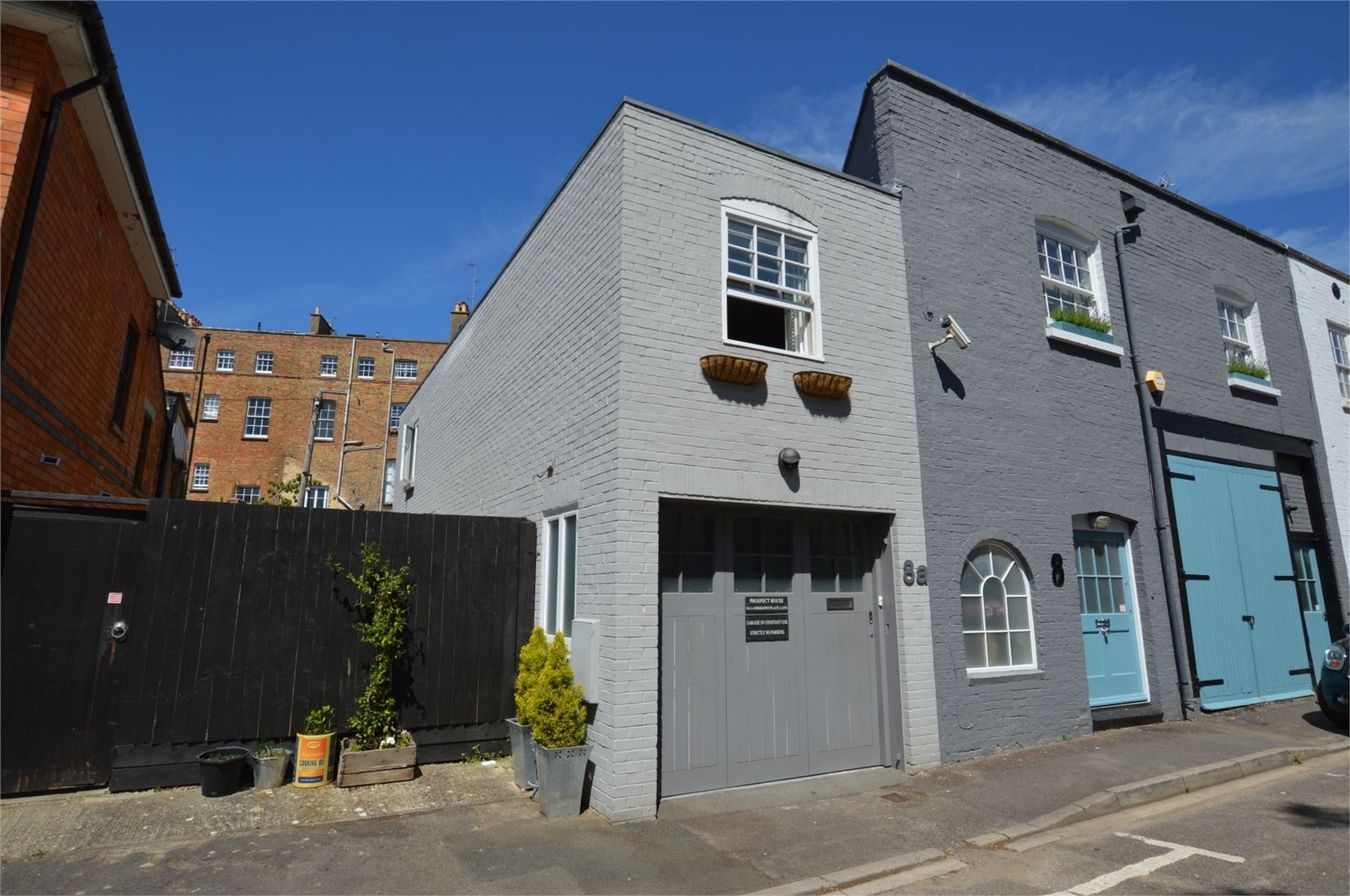 3 bed end terrace house for sale in Lansdown Place Lane, Lansdown