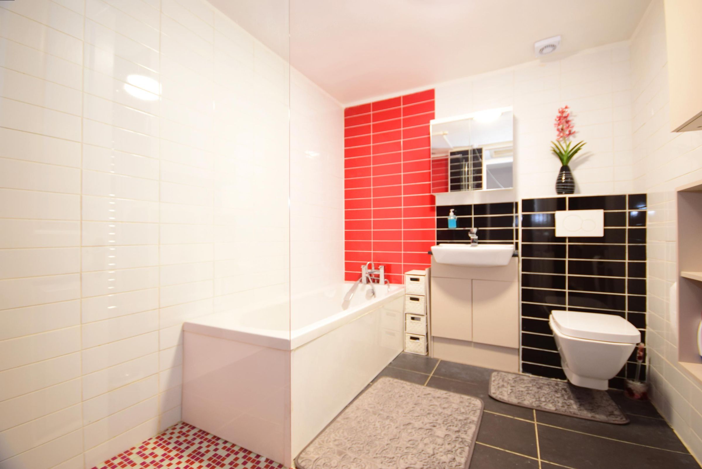 2 bed terraced house to rent in Limes Avenue, Chigwell IG7 Zoopla