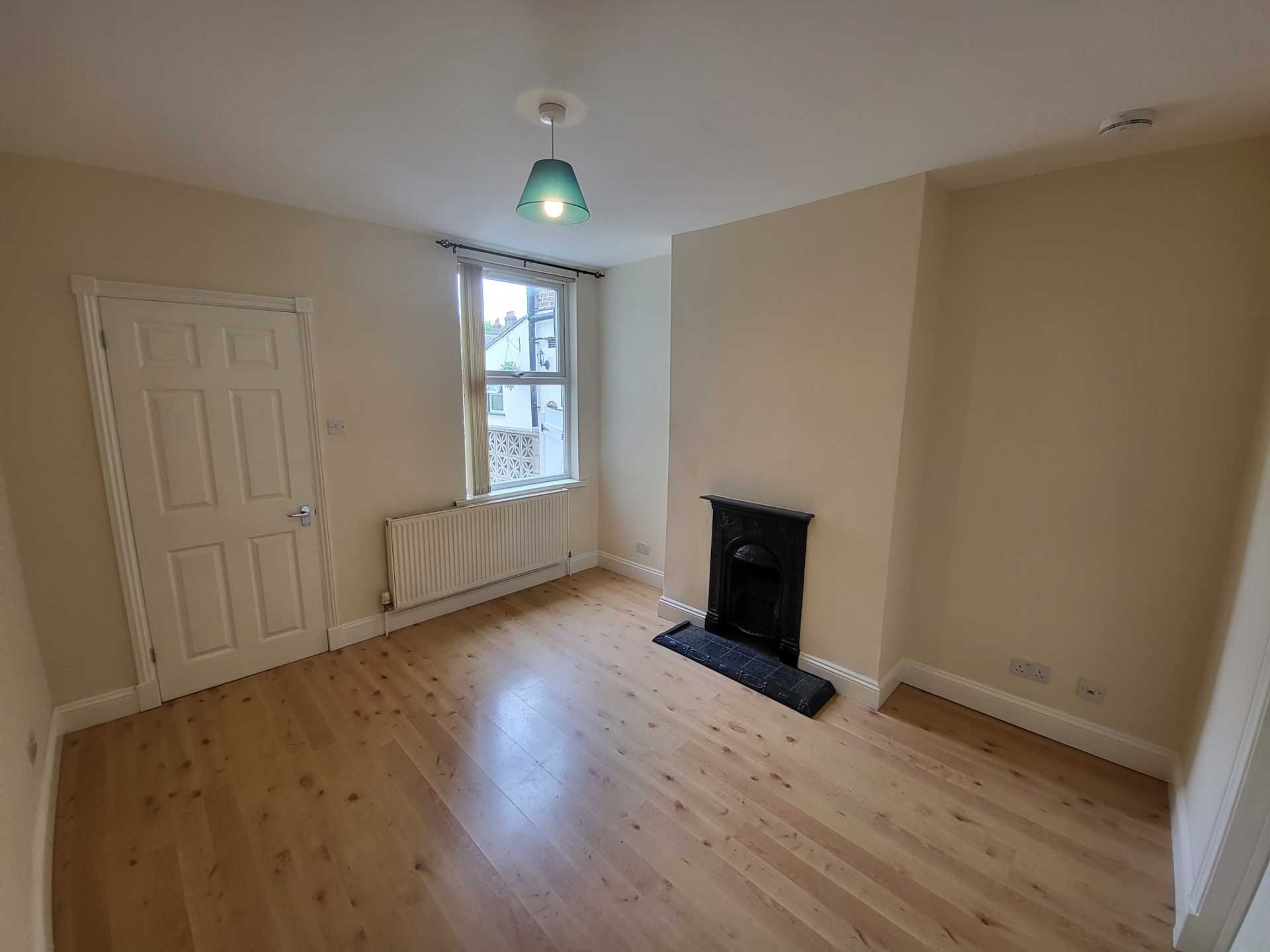 3 bed property for sale in Frederick Street, Luton LU2 Zoopla