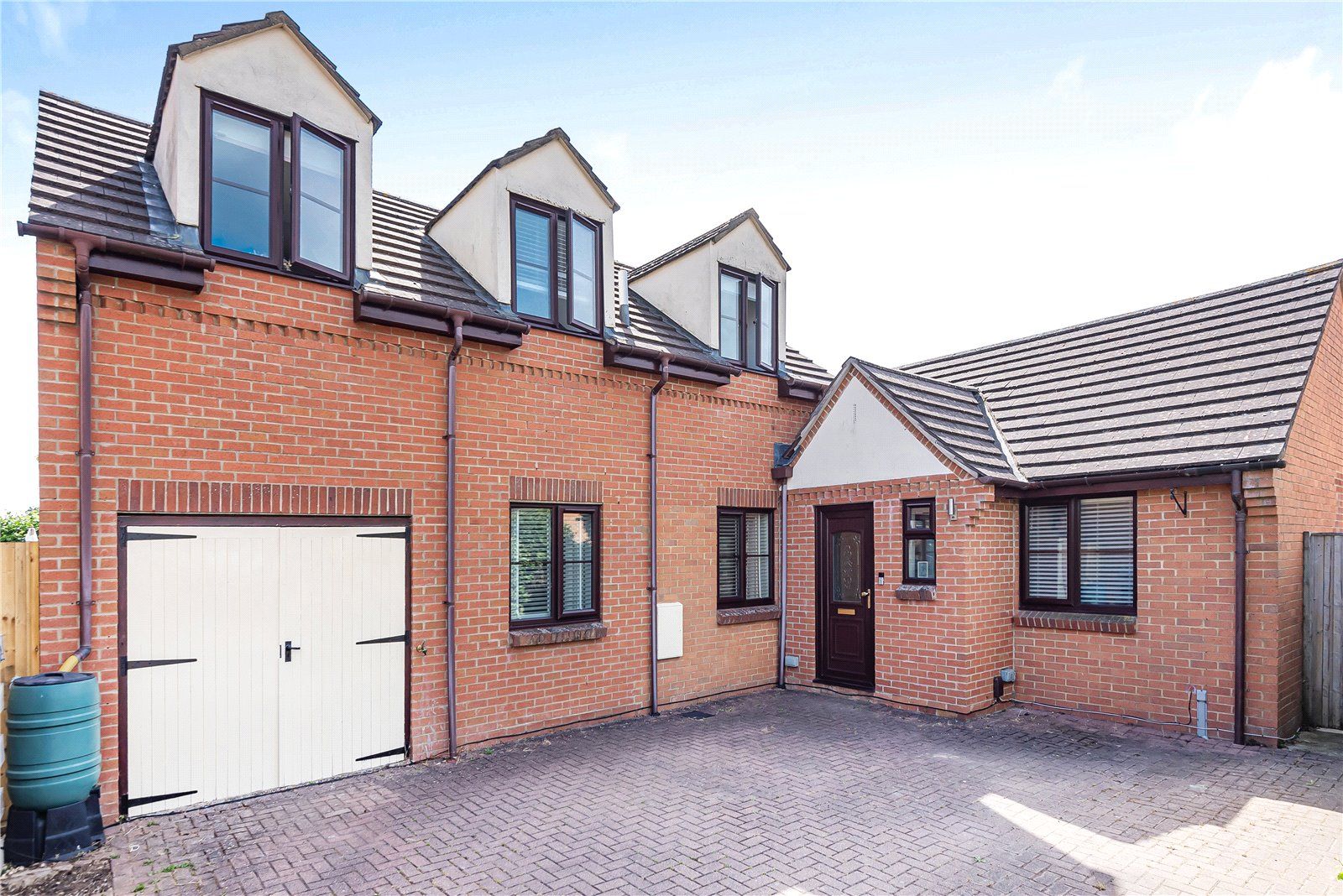 5 bed detached house for sale in Edgeworth Drive, Carterton