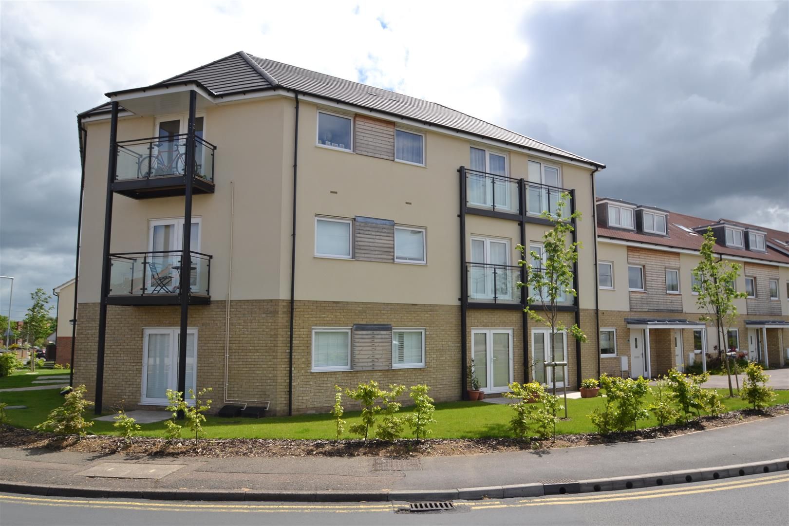 2 bed flat to rent in The Cedars, Broxbourne EN10 Zoopla