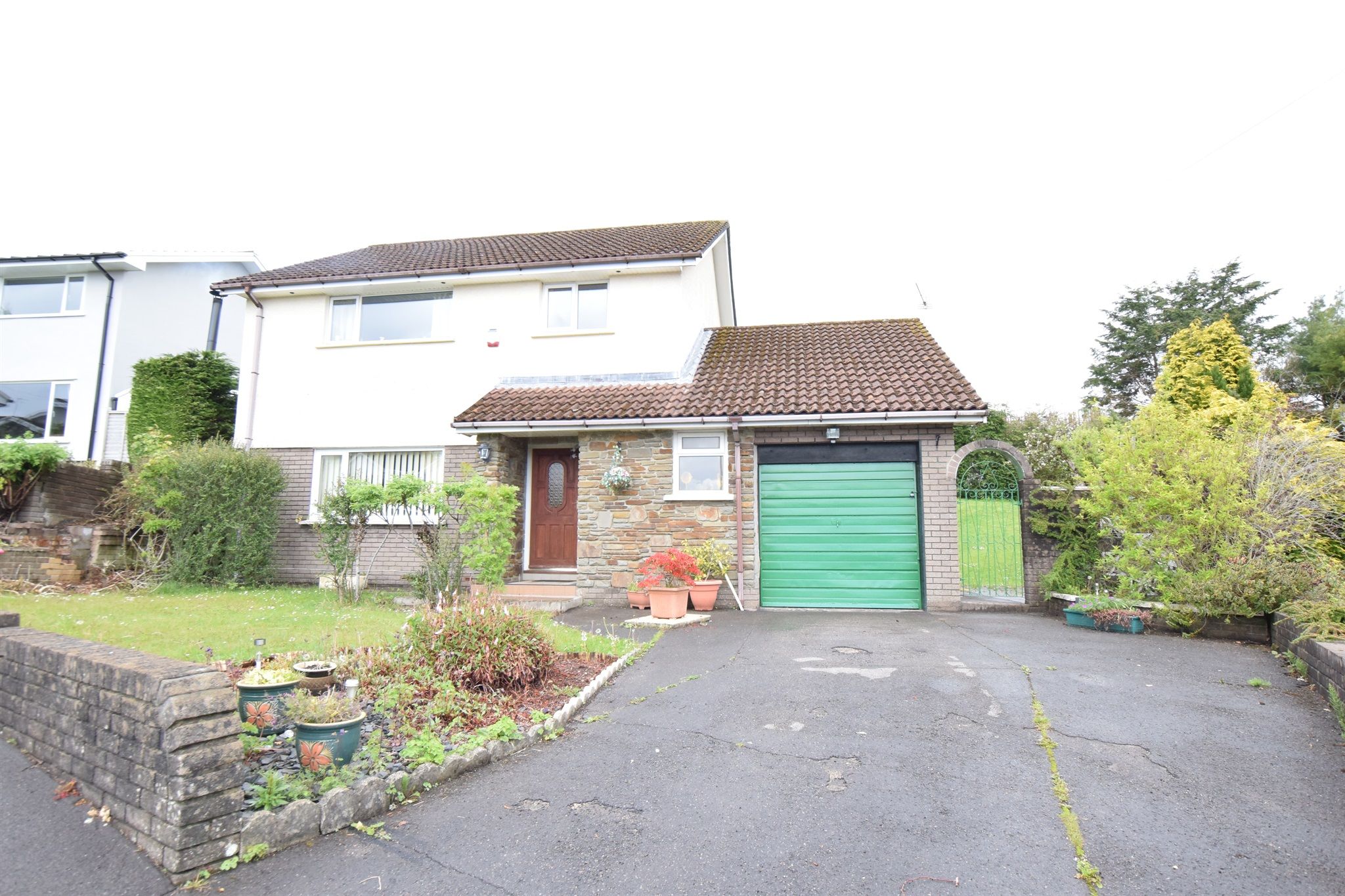 St. Tudors View, Blackwood NP12  