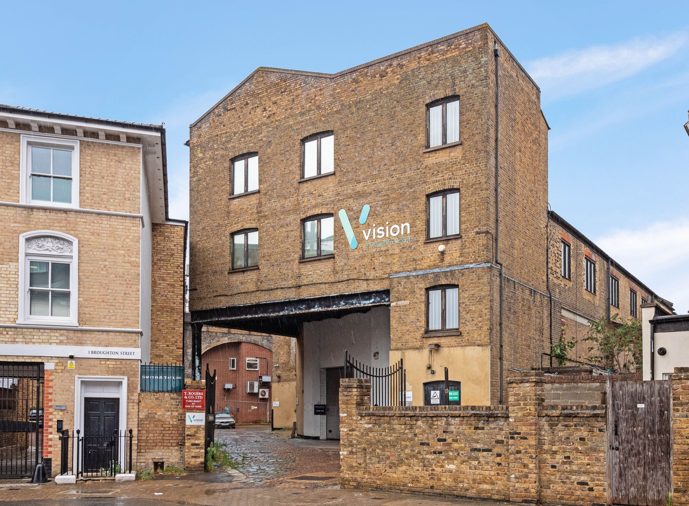 Office to let in The Bread Factory, 1A Broughton Street, Battersea