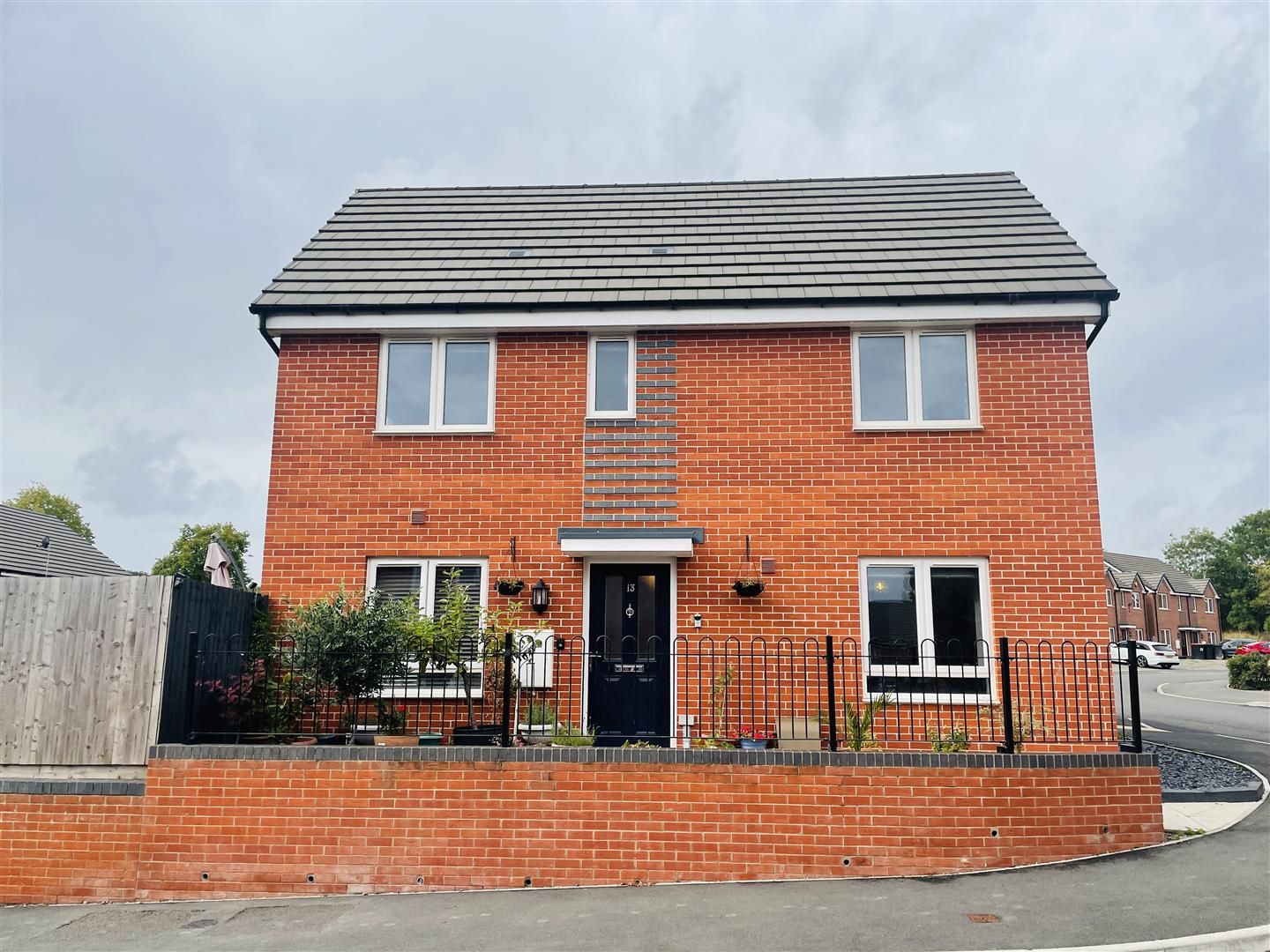 2 bed semidetached house for sale in The Larches, Nuneaton CV10 Zoopla
