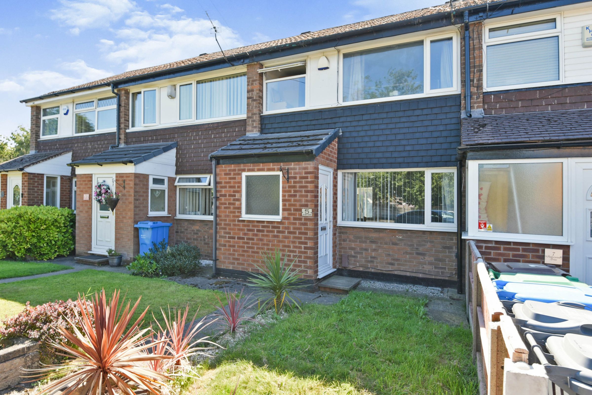 3 bed terraced house for sale in Amberwood Drive, Manchester M23 Zoopla
