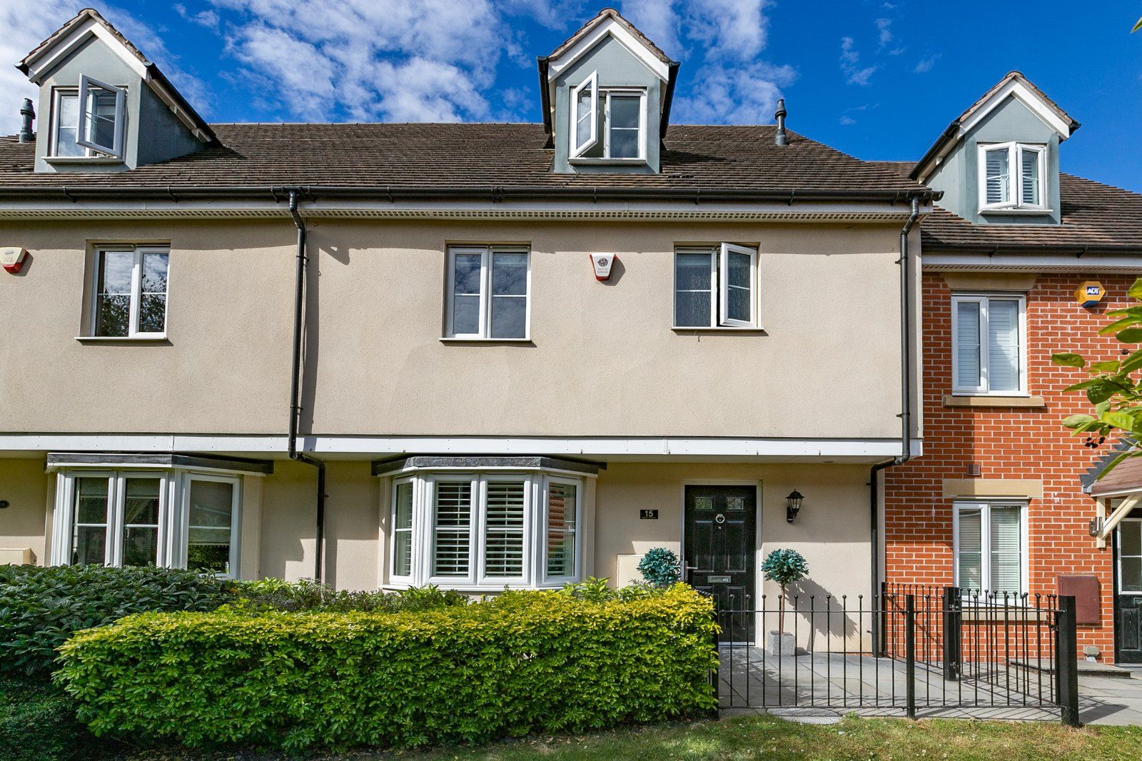 4 bed terraced house to rent in Abbess Terrace, Loughton, Essex IG10