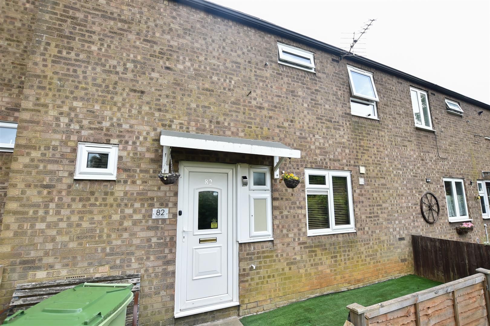 3 bed terraced house for sale in Robin Lane, Wellingborough NN8 Zoopla