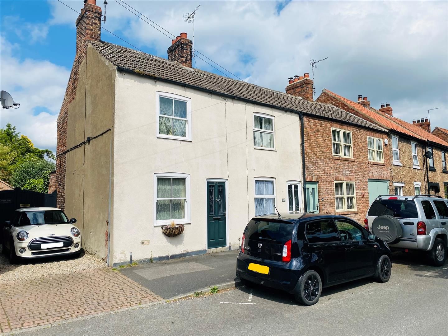 2 bed end terrace house for sale in Long Street, Easingwold, York YO61