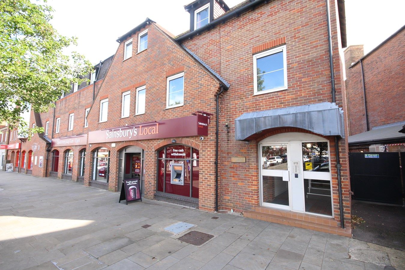 2 Bed Flat For Sale In Palace Court Eastcheap Letchworth Garden City Sg6 - Zoopla