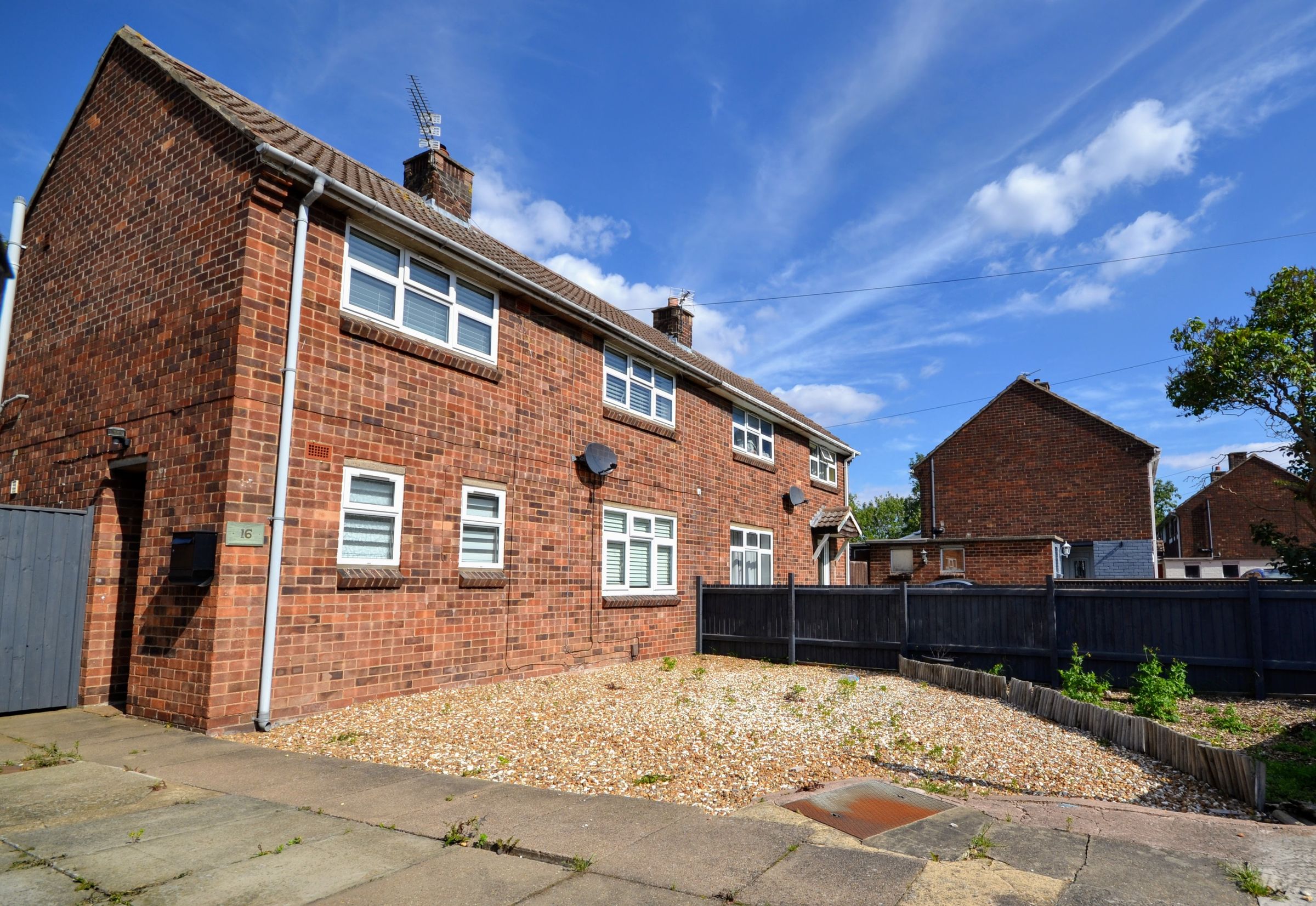 3 bed semidetached house for sale in Holme Avenue, New Waltham DN36