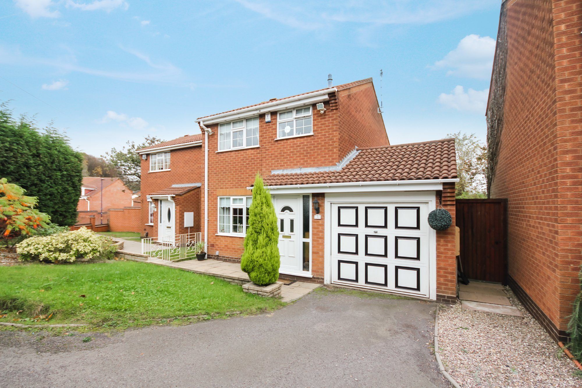 3 bed semidetached house to rent in Adams Brook Drive, Bartley Green