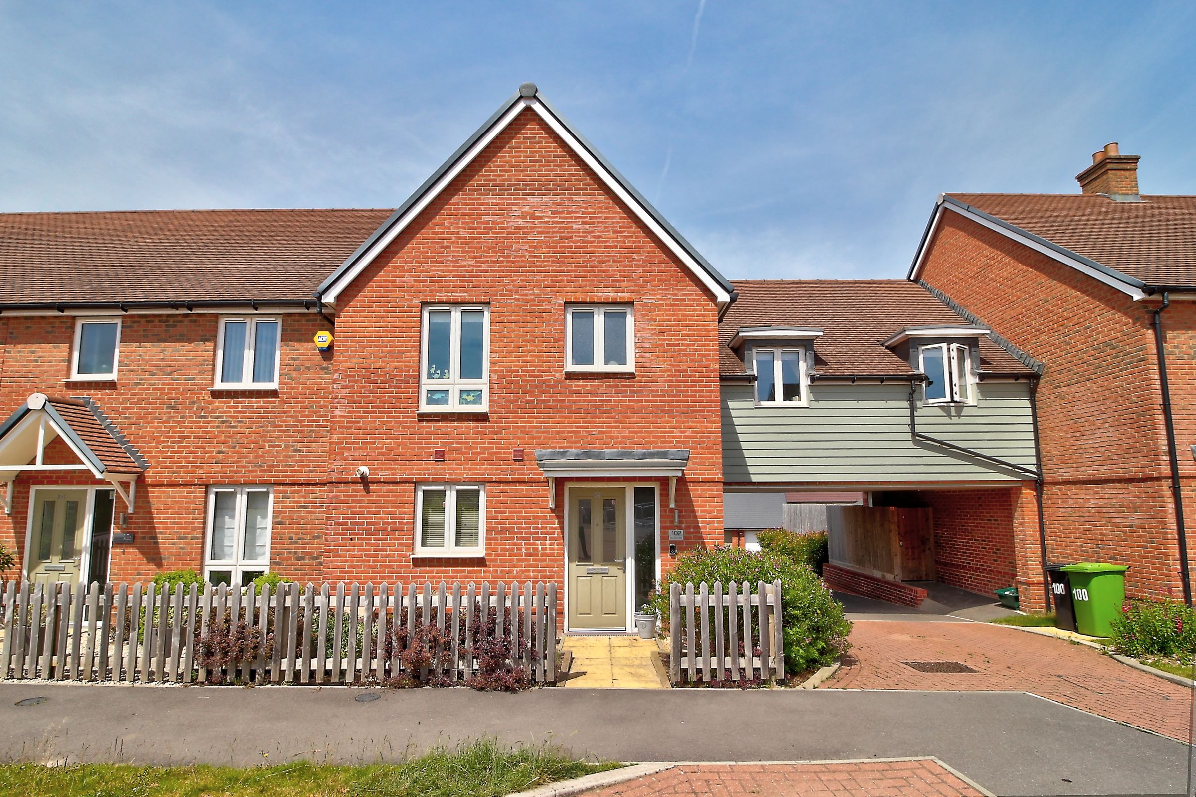 4 bed end terrace house for sale in Saunders Way, Basingstoke RG23 Zoopla