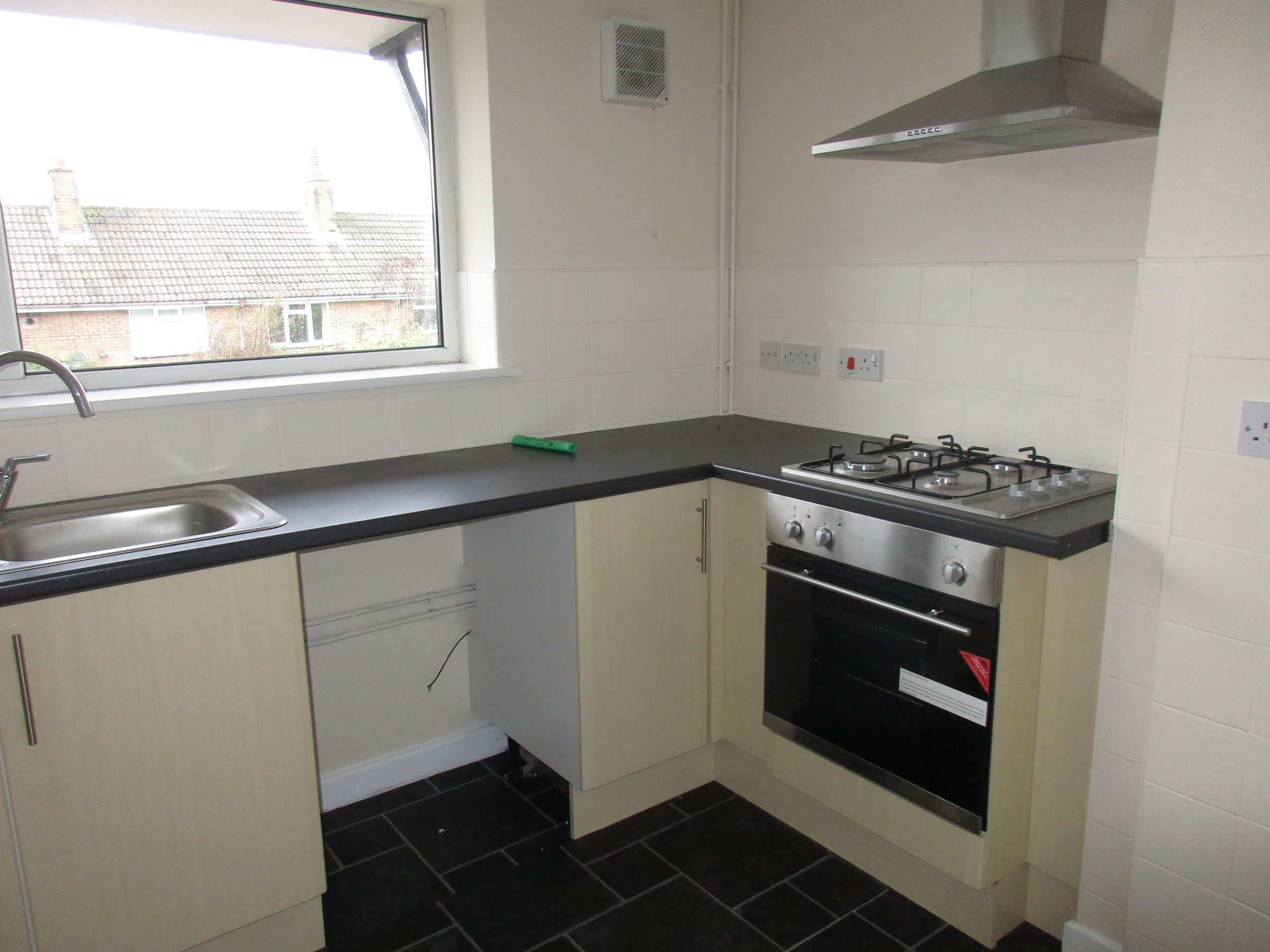 3 bed semidetached house to rent in Essex Drive, Kidsgrove, Stoke On