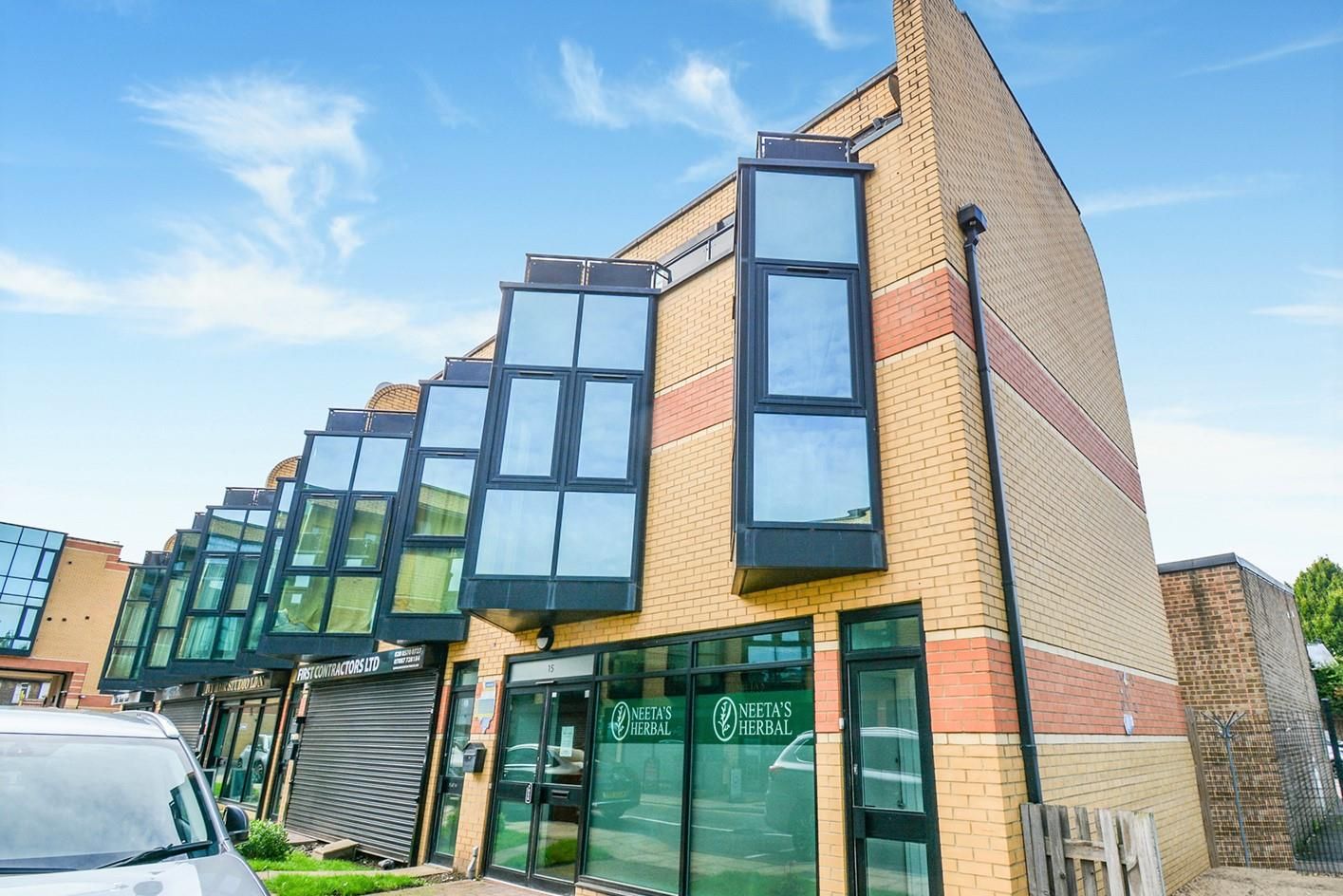 2 bed property for sale in Hanworth Road TW3 Zoopla