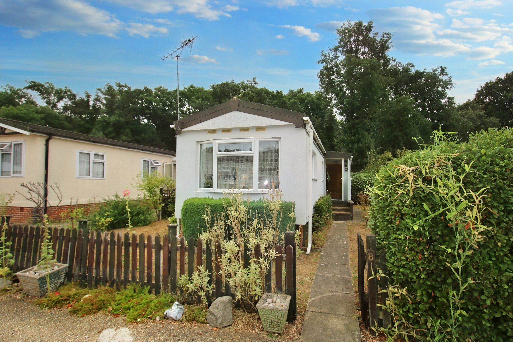 2 bed property for sale in Warren Lane, Pyrford GU22 Zoopla