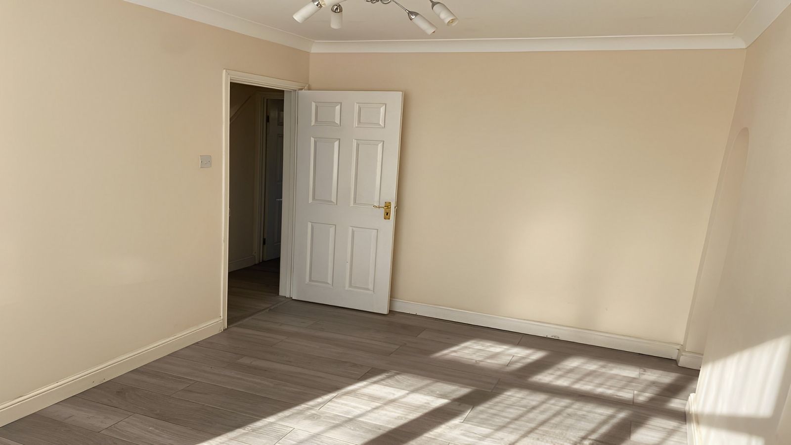 3 bed semidetached house to rent in Bicester Road, Aylesbury HP19 Zoopla