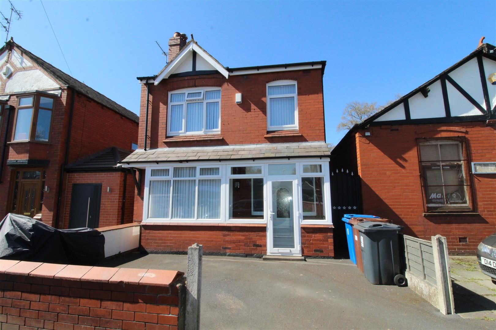 Knowsley Road, Springfield, Wigan WN6  