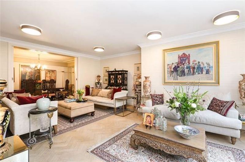 Three Bedroom Flat Mount Row London W1K  