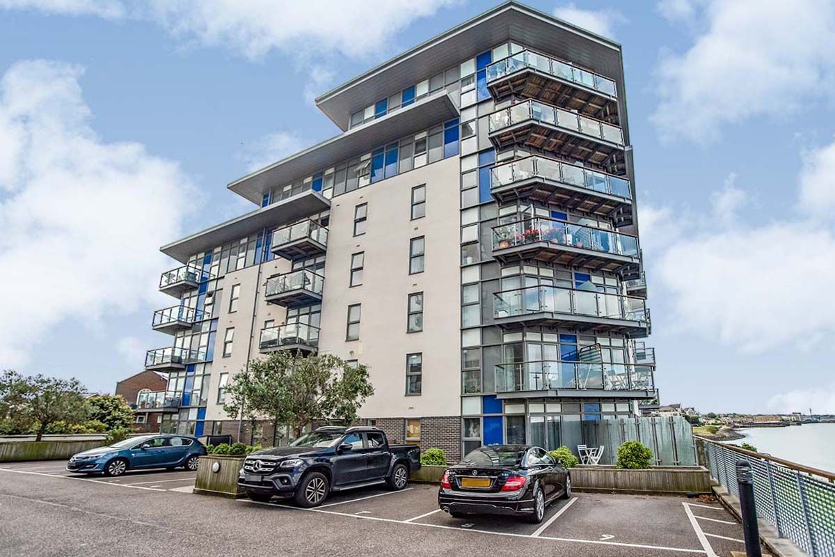 2 bed flat for sale in Bessborough House, Carmichael Avenue, Greenhithe