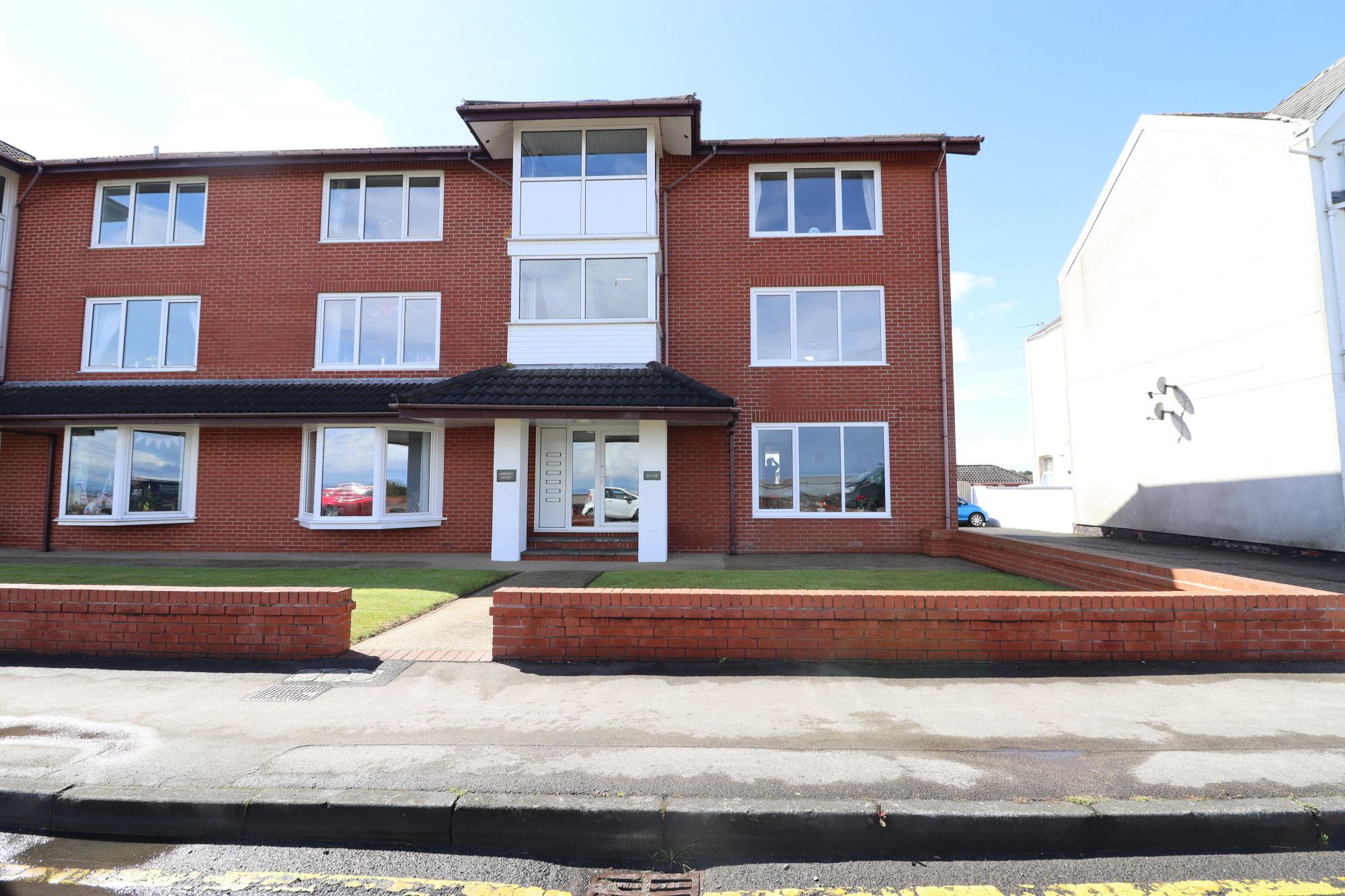 2 bed flat for sale in The Esplanade, Knott End On Sea FY6 Zoopla