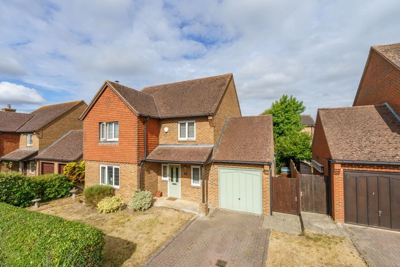 4 bed detached house for sale in Hunters Mews, Fontwell, Arundel BN18