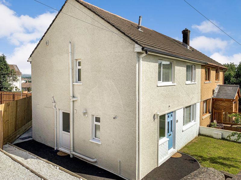 4 bed semidetached house for sale in Valley View, Cimla, Neath SA11
