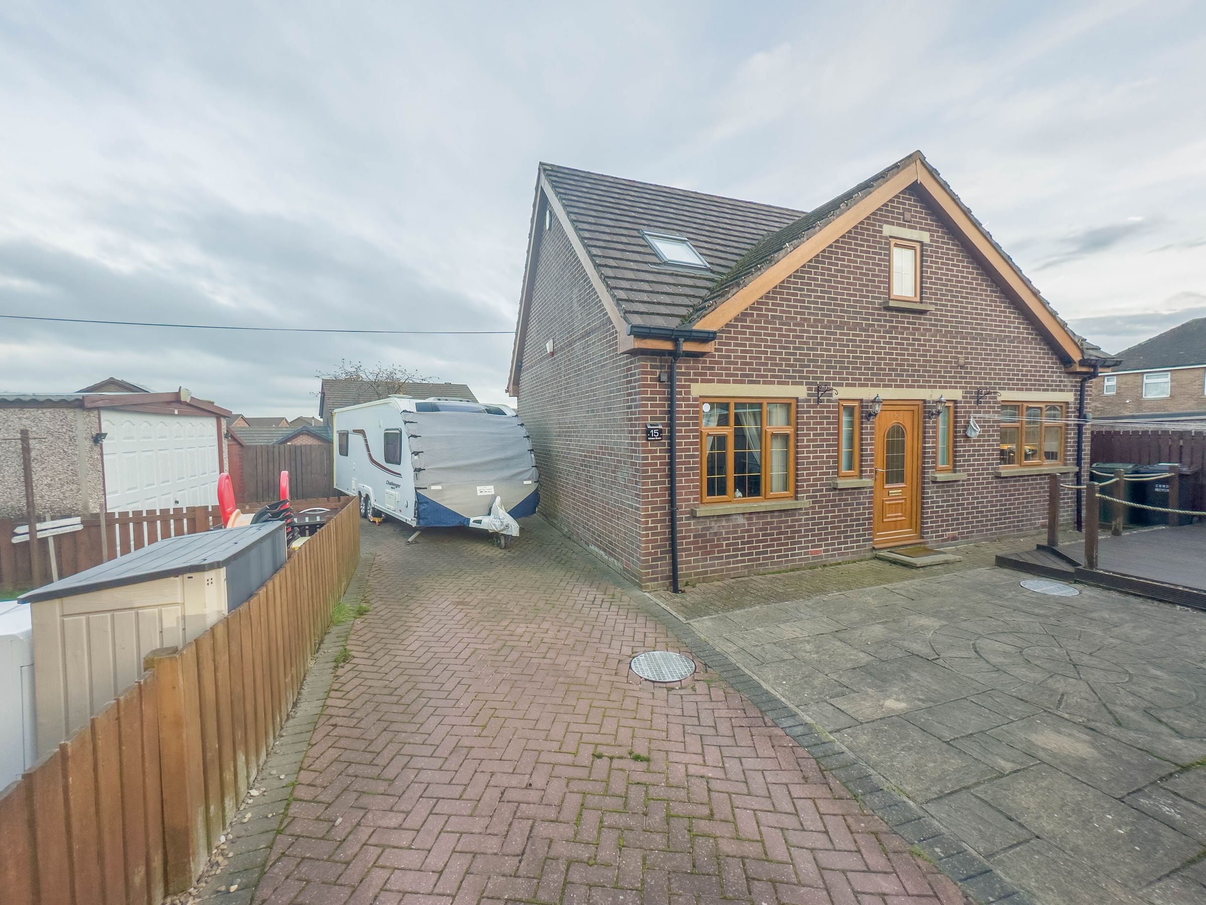 3 bed detached bungalow for sale in Winton Green, Bradford BD6 Zoopla