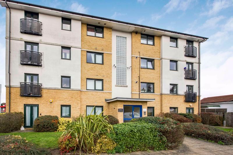 2 bed flat for sale in Yeading Lane, Hayes UB4 Zoopla