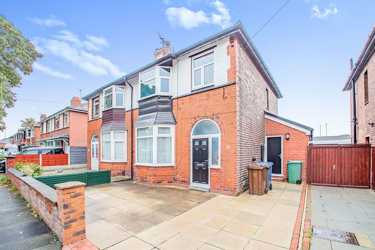 3 bed semidetached house for sale in Bury Road, Radcliffe, Manchester