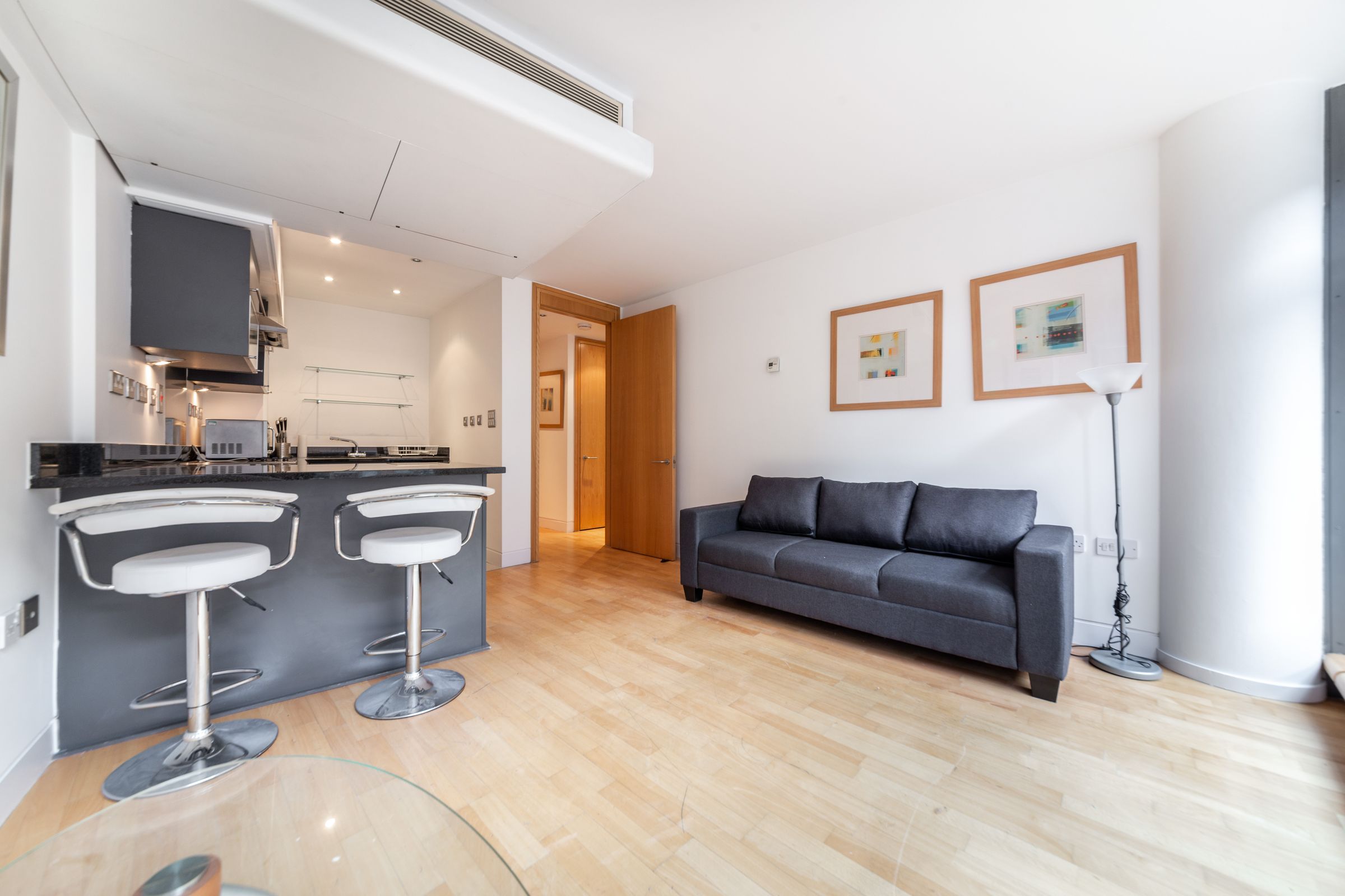 1 bed flat to rent in Parliament View Apartments, 1 Albert Embankment, Nine Elms, London SE1