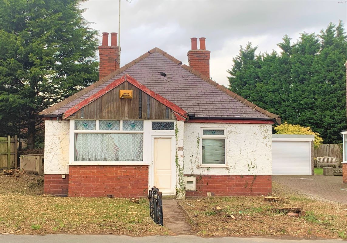 2 bed bungalow for sale in 201 Creswell Road, Clowne, Chesterfield