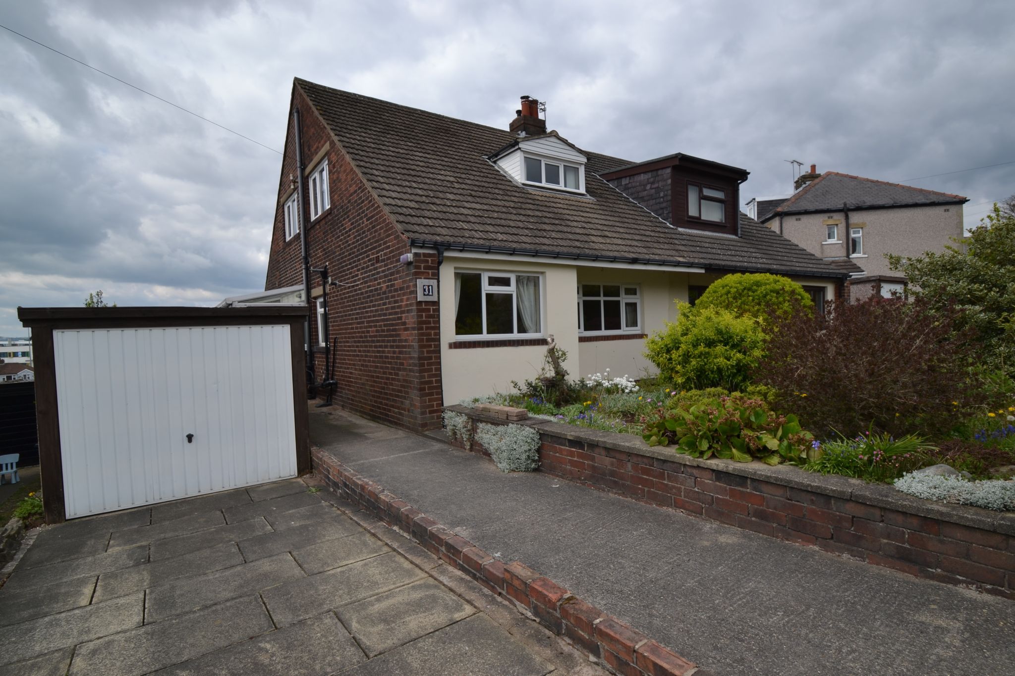 4 bed semidetached house for sale in Myers Avenue, Bradford BD2 Zoopla