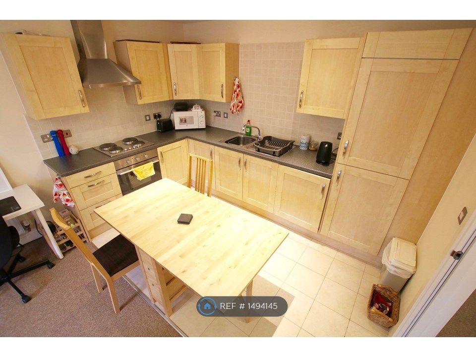 2 bed flat to rent in Bryn Awelon, Buckley CH7 Zoopla